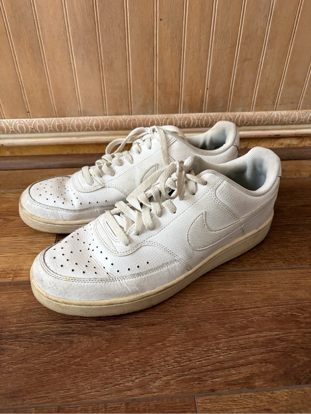 Nike Men’s Off-White Leather Low-Top Sneakers